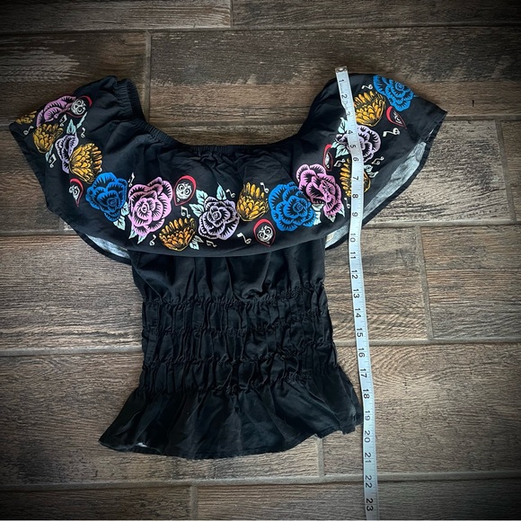 Hot Topic Pixar Coco movie shorts set floral print off shoulder M - Picture 9 of 11